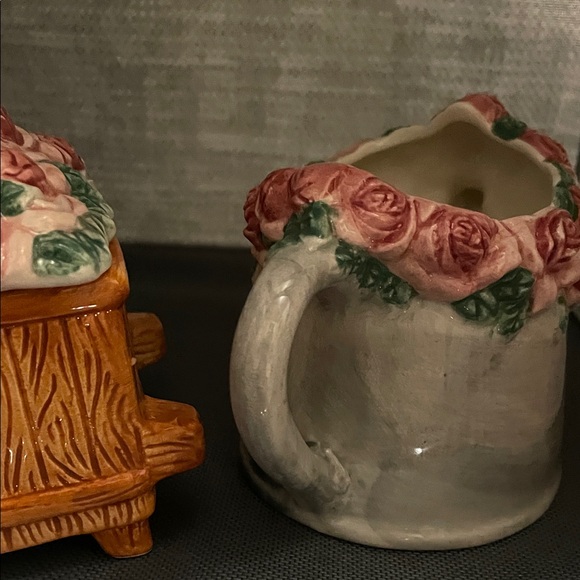 **VINTAGE** Floral Ceramic Sugar & Creamer Set with Roses - Picture 9 of 12